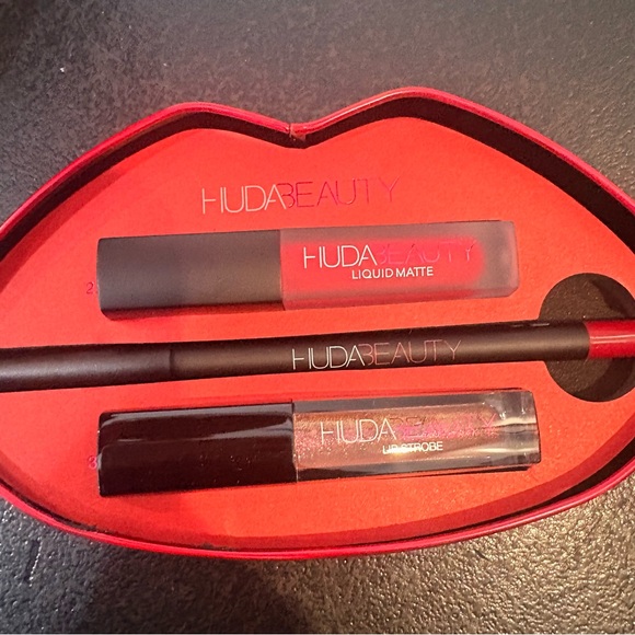HUDA Beauty Contour & Strobe Lip Set Limited Edition HEARTBREAKER/SHAMELESS - Picture 4 of 5